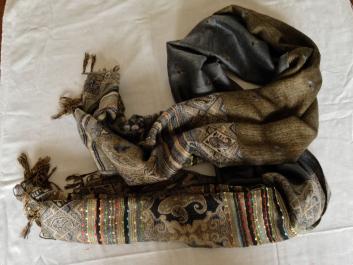 Double Sided Grey Patterned Scarf