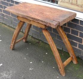 Saddle Back table