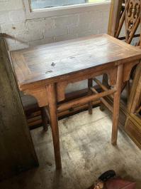 Elm Table